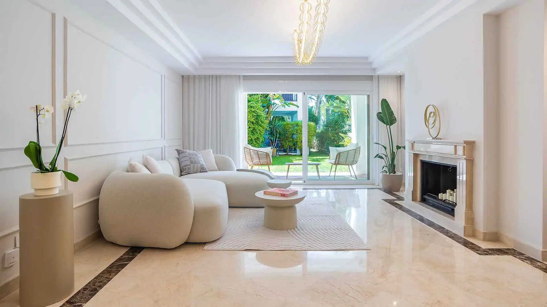 Wohnzimmer von Wohnungen zum Verkauf in Marbella mit Klimaanlage, Terrasse und Abstellraum