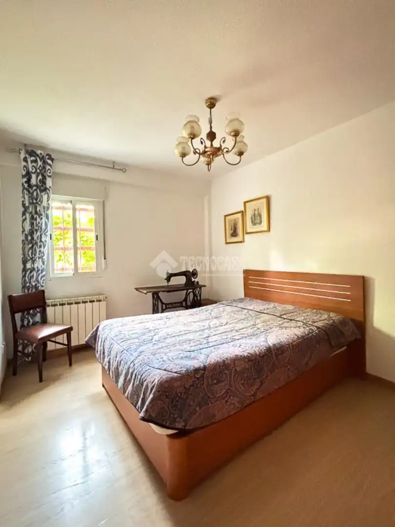 Habitación de Piso en venta en Madrid con Calefacción, Terraza y Balcón