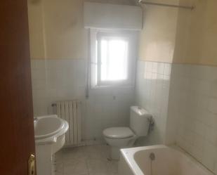 Bathroom of Flat for sale in  Pamplona / Iruña