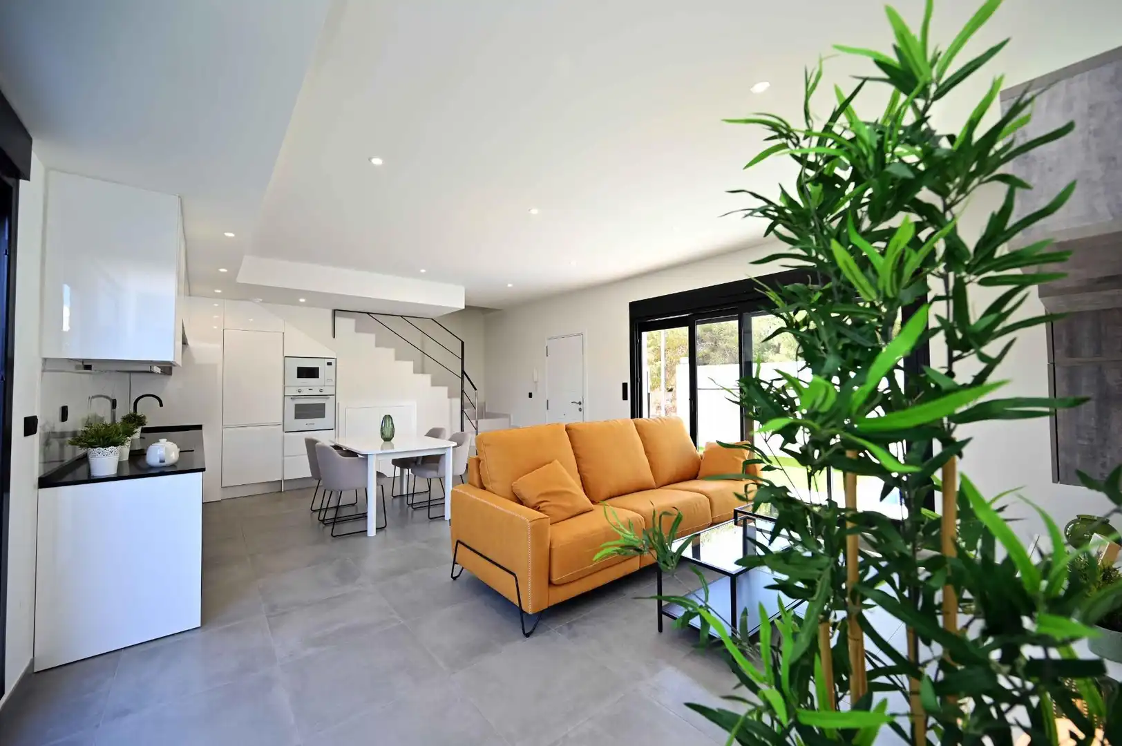 Chalet con jardín en venta en Orihuela Costa, imagen 2