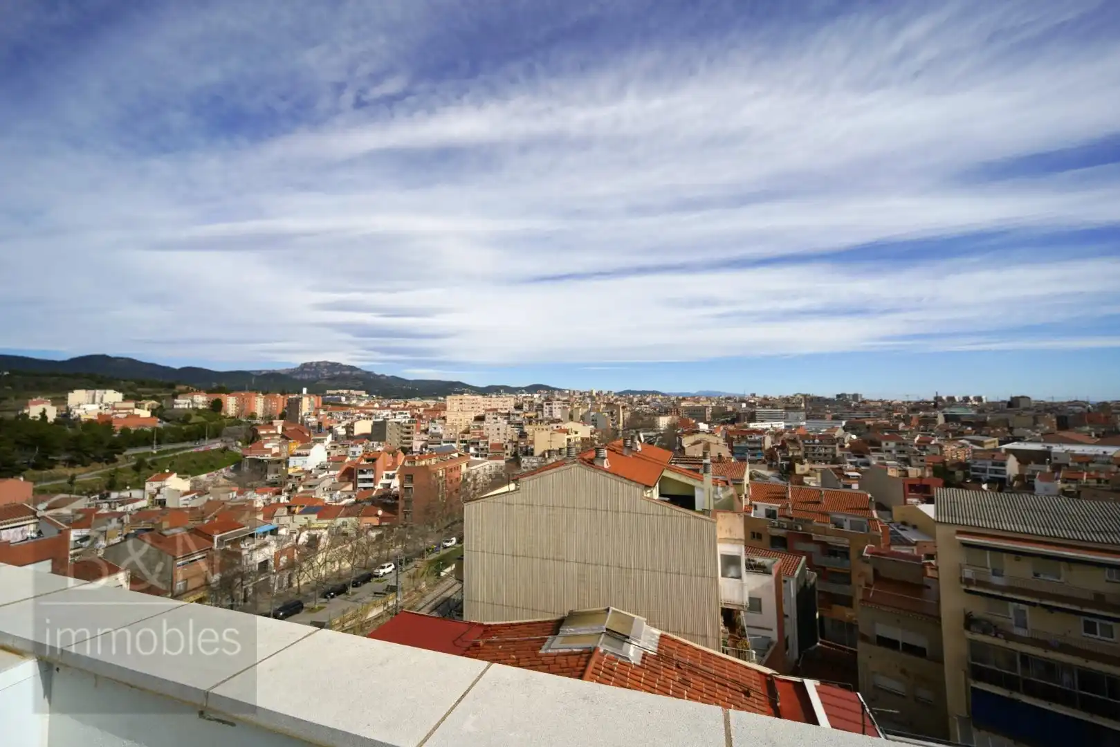 Vista exterior de Dúplex en venta en Terrassa con Aire acondicionado, Calefacción y Terraza