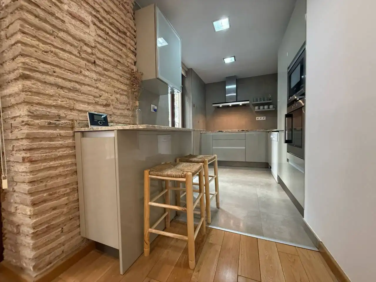 Kitchen of Flat for rent in Valencia  with Air Conditioner, Heating and Furnished