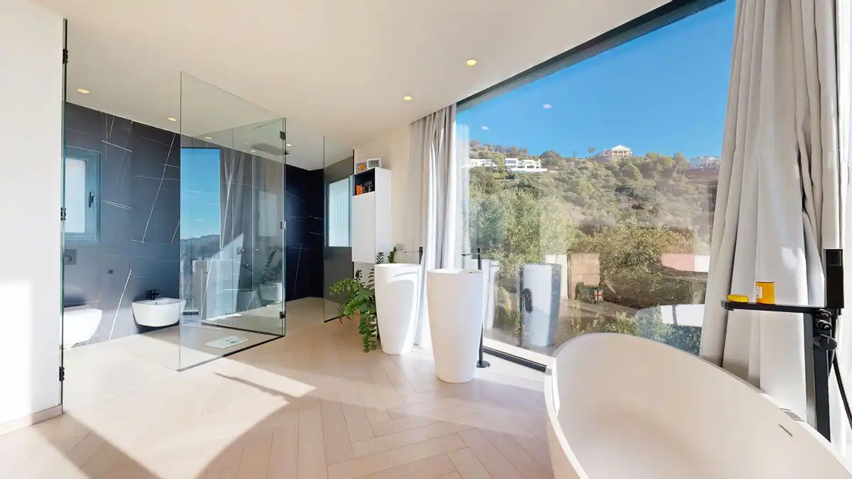 Bathroom of Houses for rent in Marbella  with Air Conditioner, Private garden and Terrace