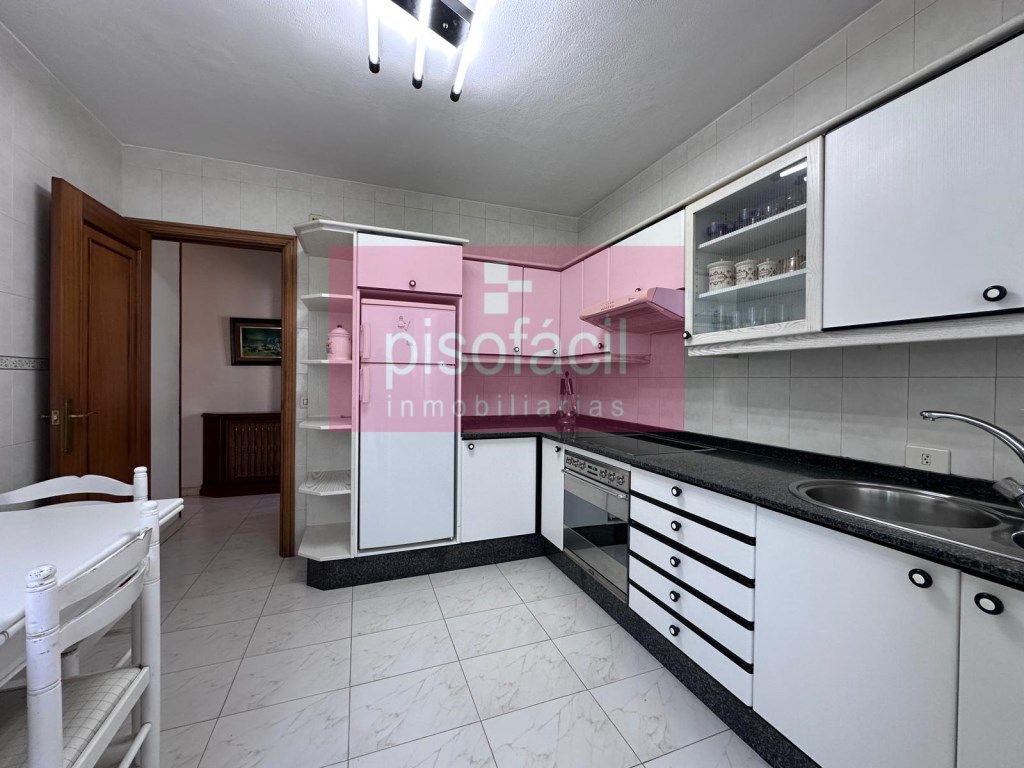 Kitchen of Flat for sale in Lugo Capital