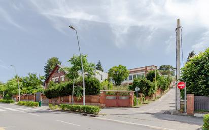 Vista exterior de Casa o xalet en venda en Sant Cugat del Vallès amb Terrassa, Piscina i Balcó