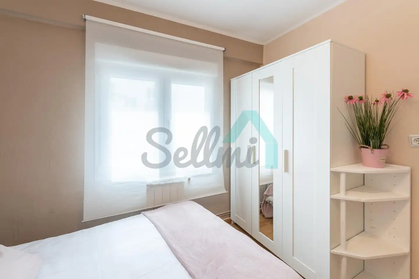Habitación de Piso en venta en Oviedo  con Calefacción