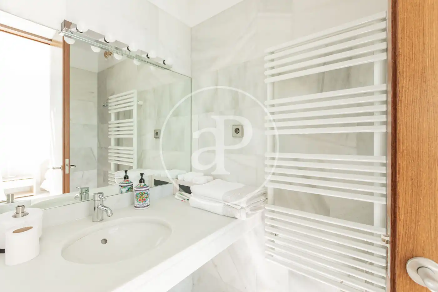 Bathroom of Houses for sale in Madrid  with Air Conditioner, Heating and Private garden