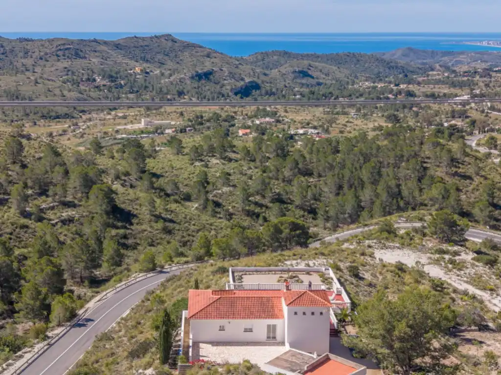 Vista exterior de Casa o xalet en venda en Aigües amb Terrassa, Piscina i Forn