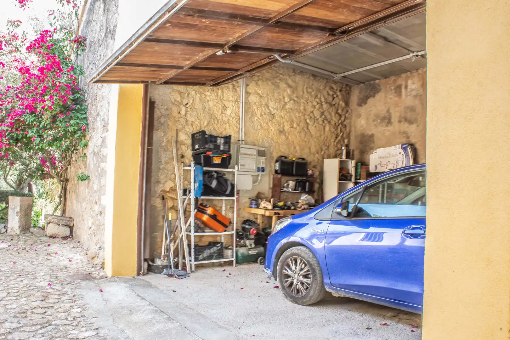 Parking of Country homes for sale in Andratx  with Air Conditioner, Heating and Terrace
