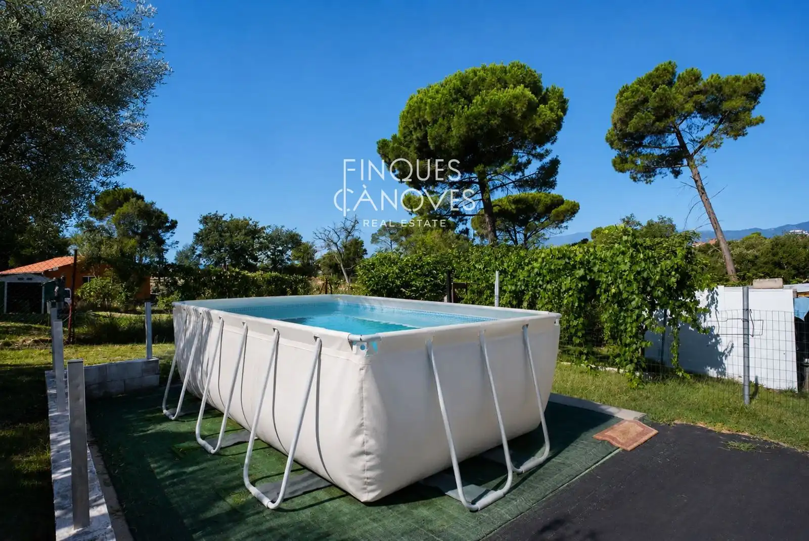 Piscina de Casa o chalet en venta en Sils con Terraza, Trastero y Piscina