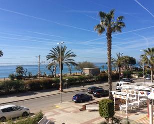 Vista exterior de Apartament de lloguer en Pineda de Mar amb Balcó