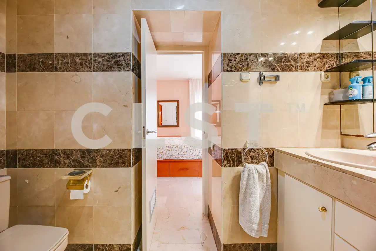 Casa con terraza en venta en Vallpineda - Santa Bárbara, imagen 32