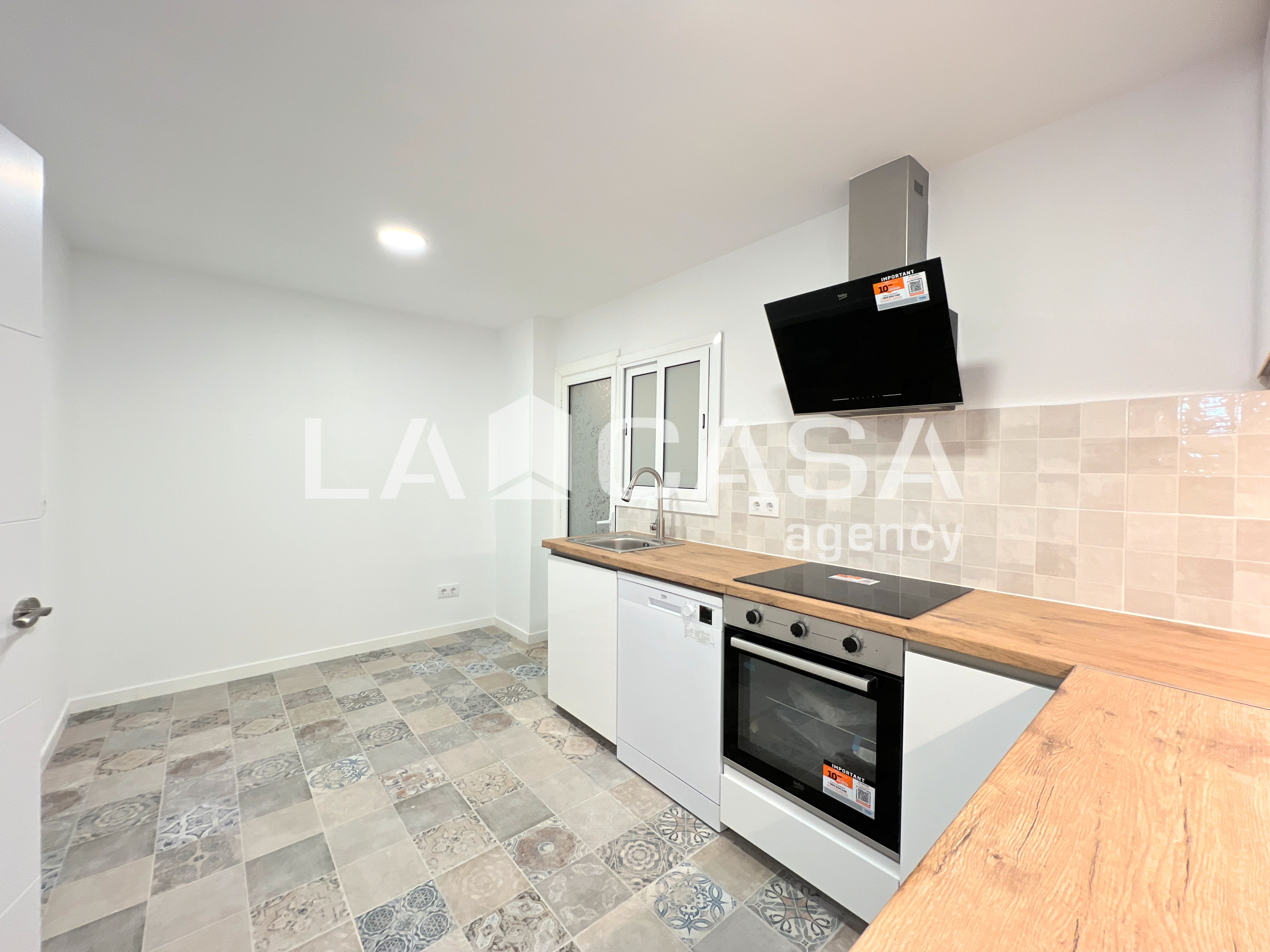 Kitchen of Flat for sale in Badalona  with Heating and Terrace