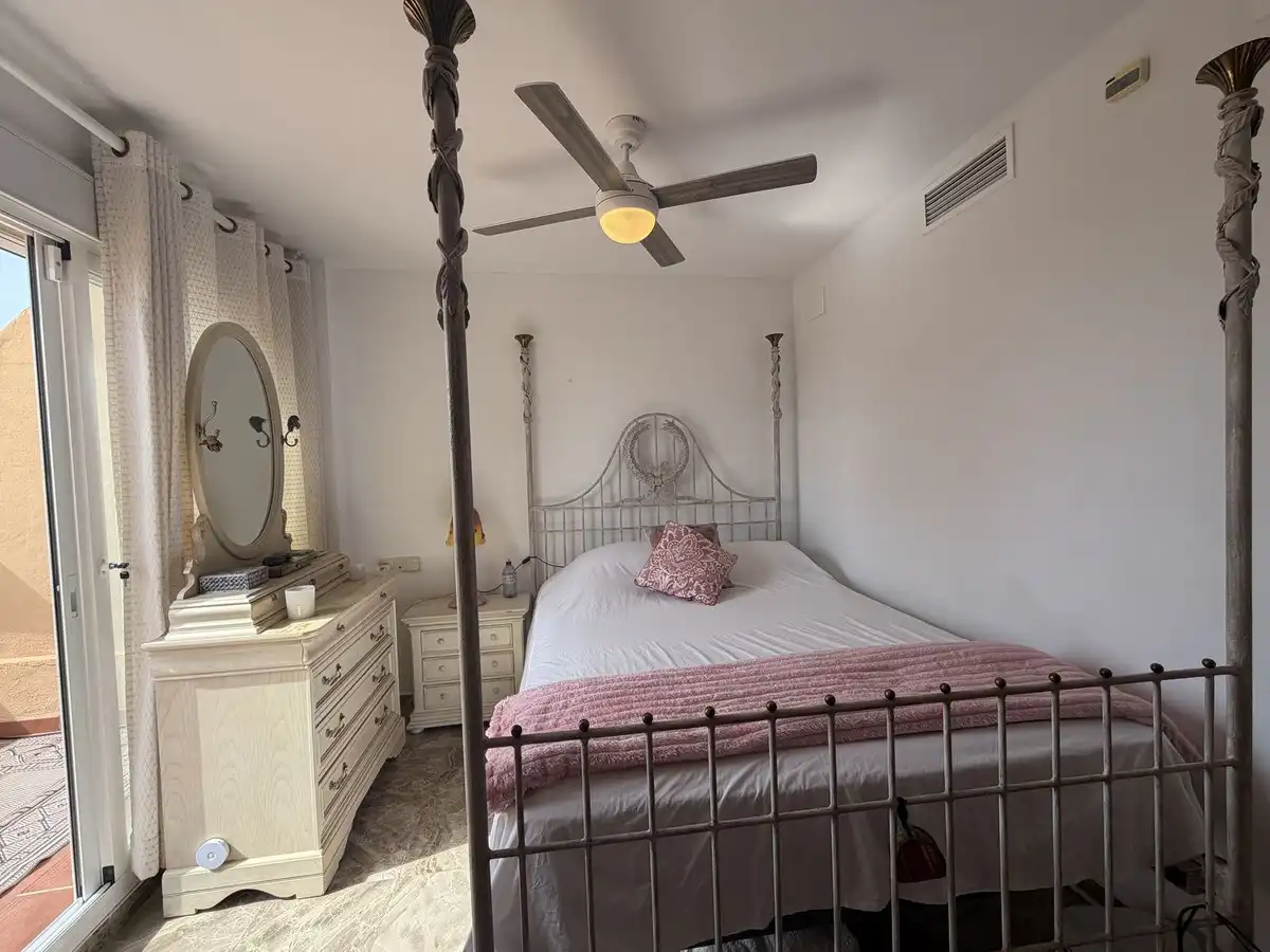 Dormitori de Casa adosada en venda en Estepona Pueblo