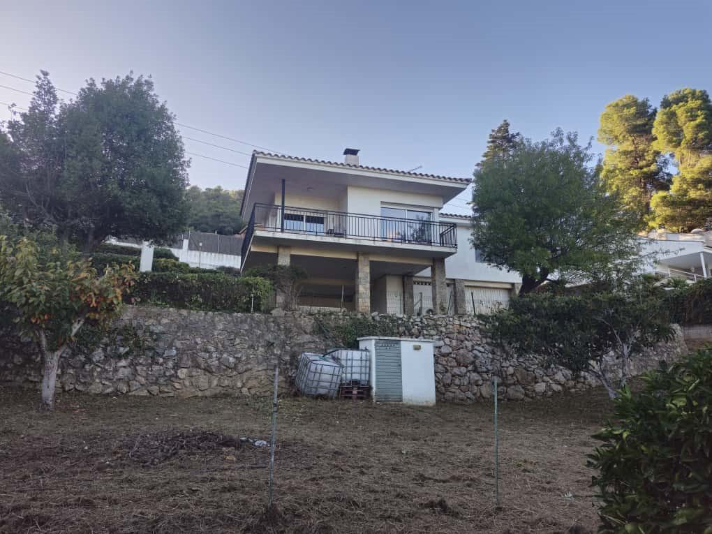 Vista exterior de Casa o xalet en venda en Vallirana amb Aire condicionat, Calefacció i Terrassa