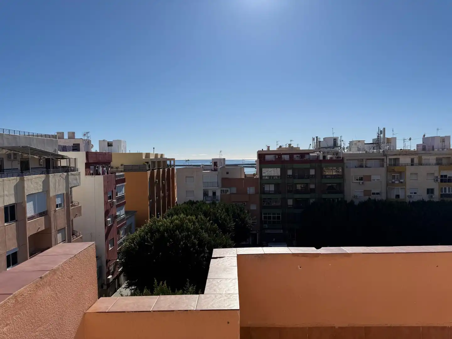 Außenansicht von Dachboden zum Verkauf in Almería mit Terrasse