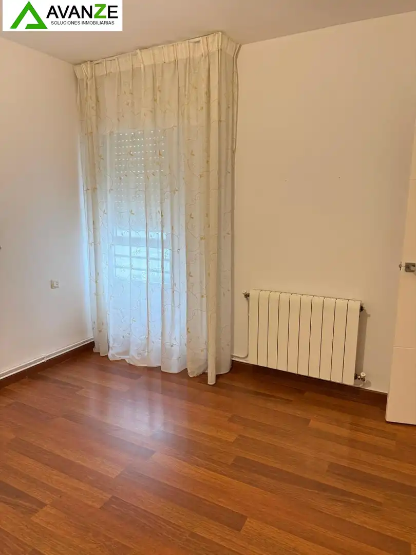 Bedroom of Flat for sale in Mérida  with Air Conditioner and Heating