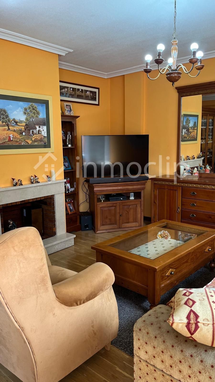Sala de estar de Casa o chalet en venta en Salamanca Capital con Calefacción y Piscina comunitaria