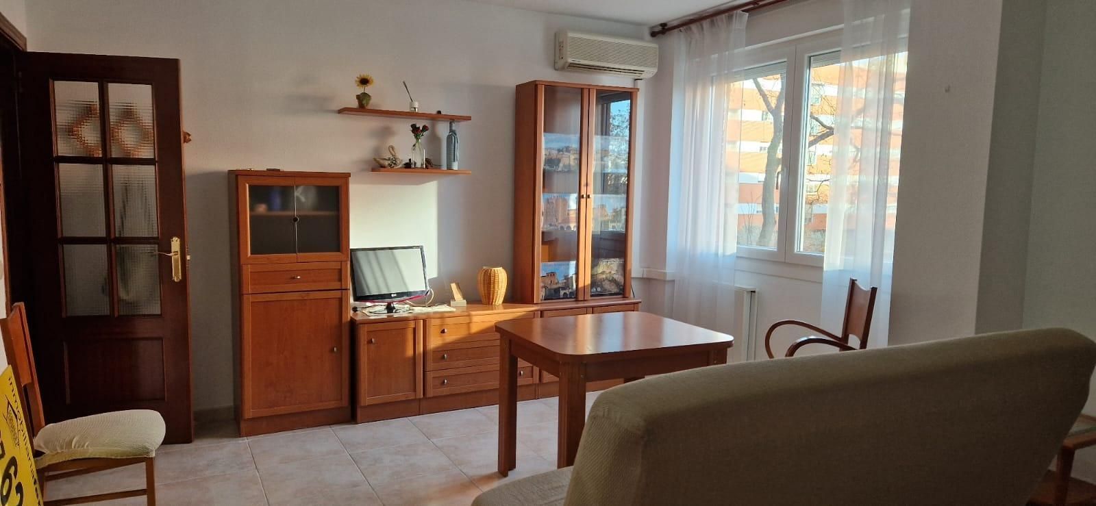 Dormitori de Apartament de lloguer en Cáceres Capital amb Aire condicionat