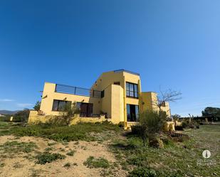 Vista exterior de Casa o xalet en venda en Garriguella amb Terrassa i Balcó