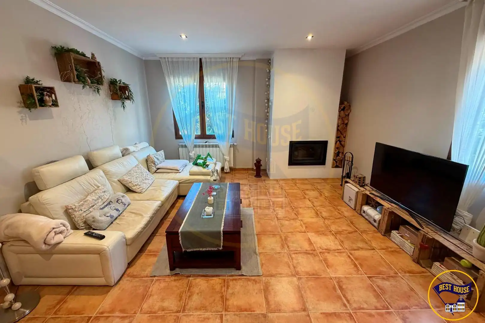 Sala d'estar de Casa adosada en venda en Chillarón de Cuenca amb Calefacció, Jardí privat i Terrassa