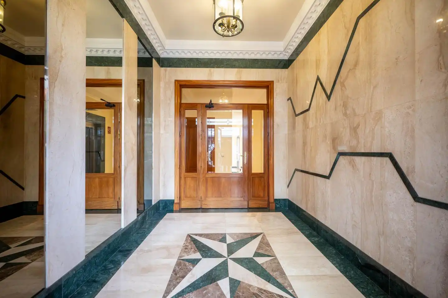 Piso en venta en Ávila con Calefacción y Trastero