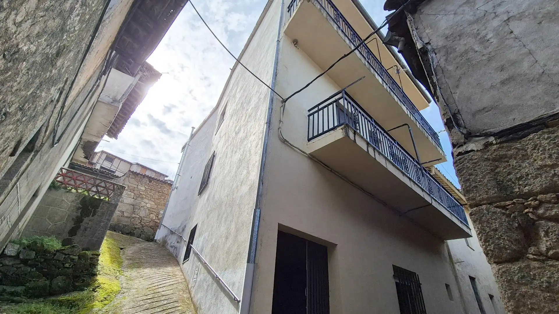 Vista exterior de Casa o chalet en venta en San Esteban de la Sierra con Amueblado