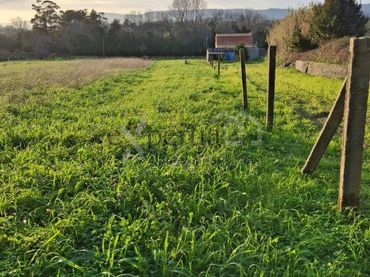 Rustikales Grundstück zum Verkauf in Boiro