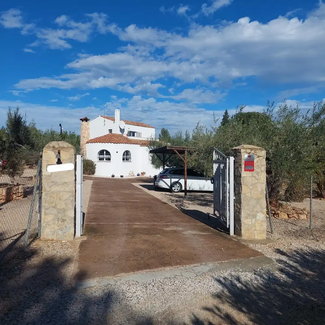 Vista exterior de Finca rústica en venda en L'Ampolla amb Aire condicionat, Jardí privat i Terrassa