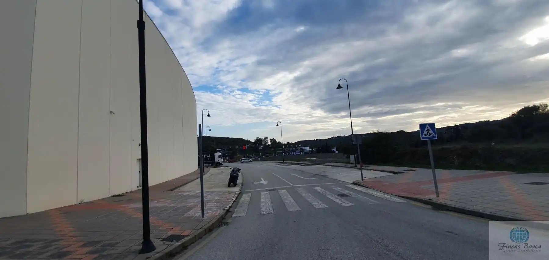 Außenansicht von Fabrikhallen zur Miete in Mijas