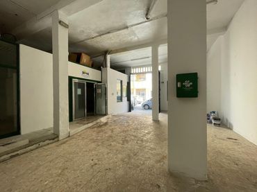 Local comercial en venta en Calle Argüelles