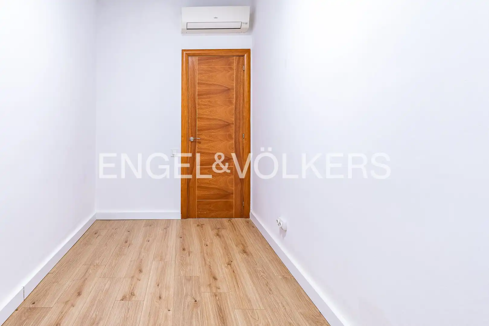 Piso en venta en Barcelona con Aire acondicionado, Calefacción y Balcón