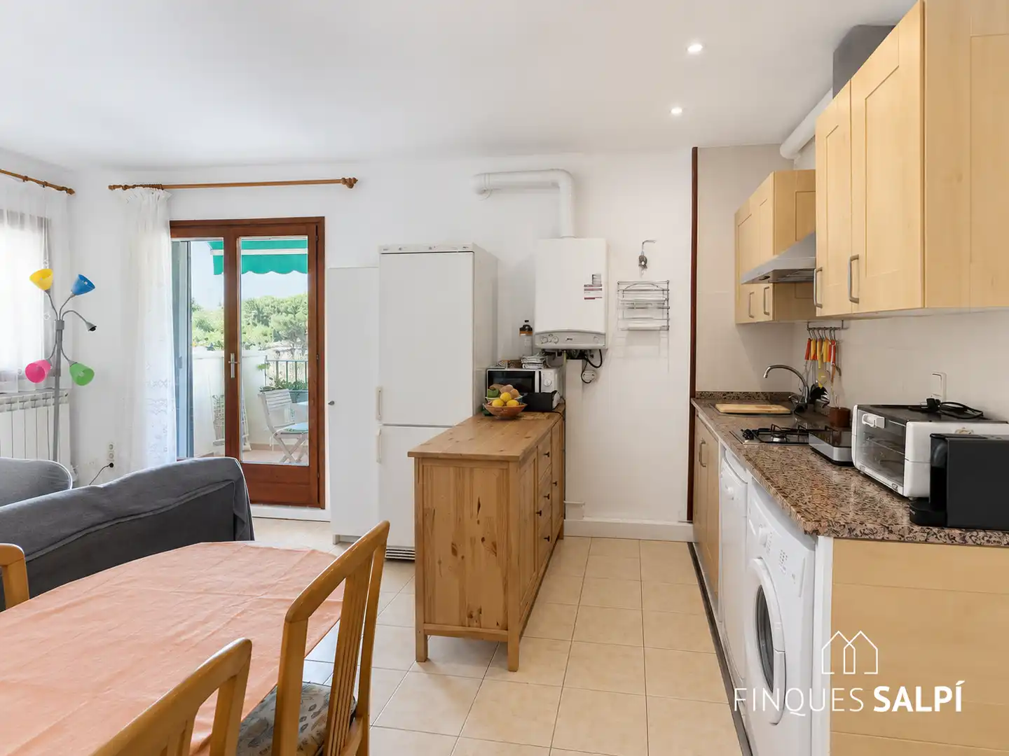 Küche von Wohnungen zum Verkauf in L'Escala mit Terrasse, Abstellraum und Möbliert