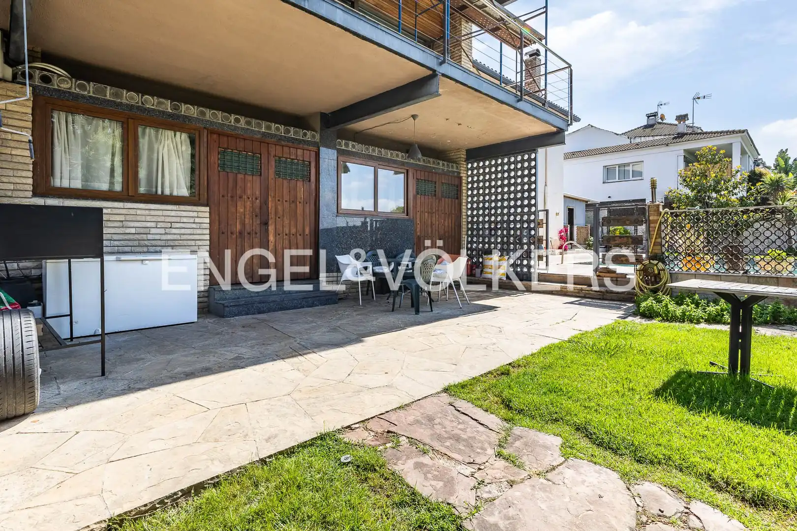 Vista exterior de Casa o chalet en venta en Canovelles con Aire acondicionado, Calefacción y Jardín privado
