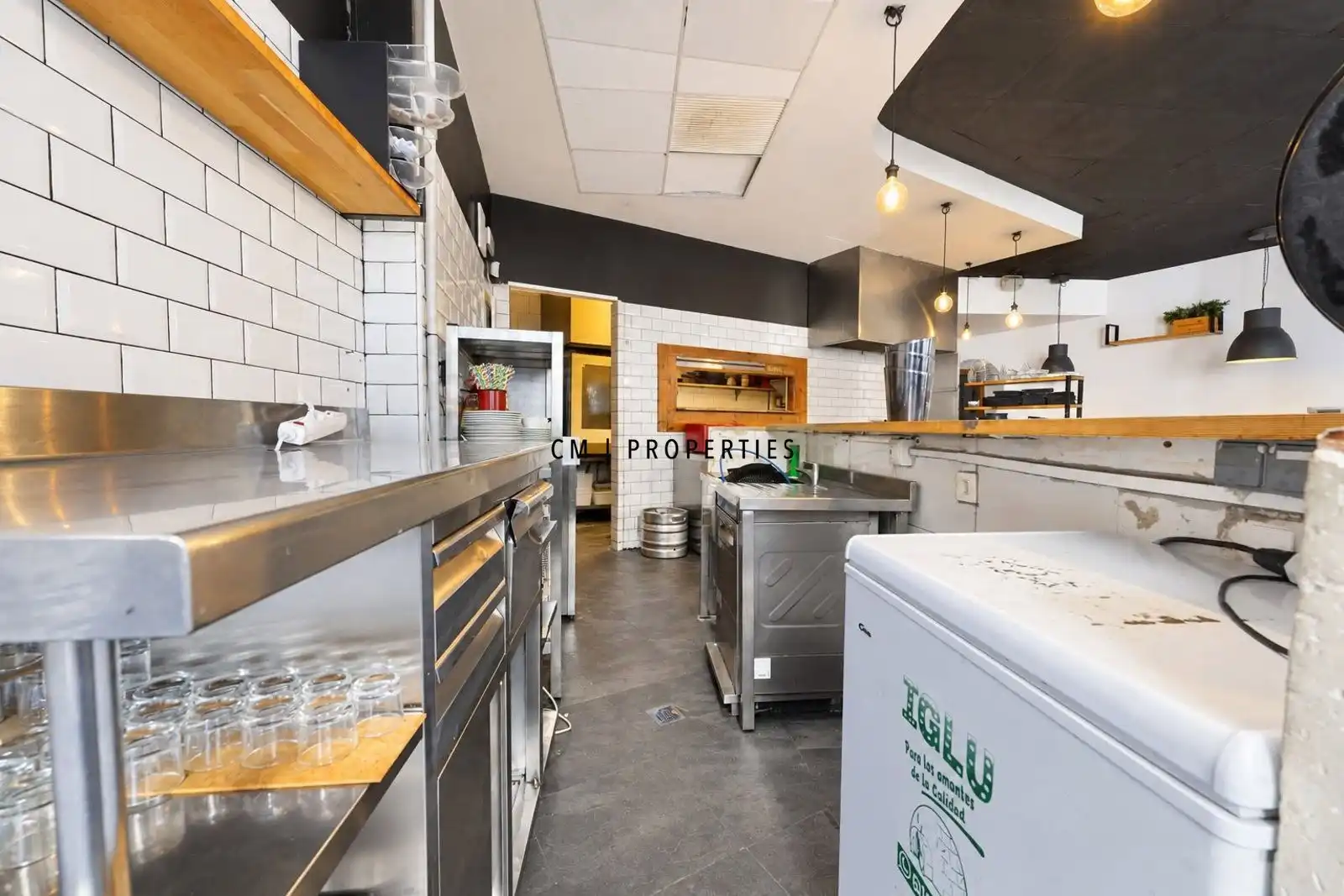 Kitchen of Commercial properties for rent in L'Eixample