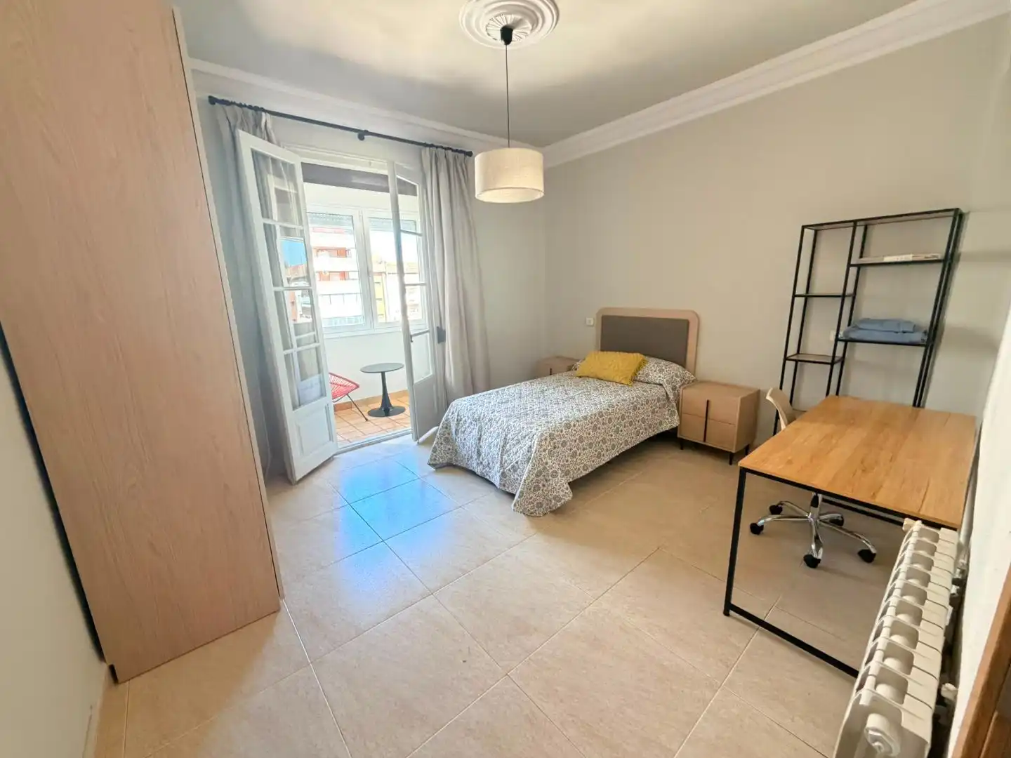 Habitación de Piso para compartir en  Logroño con Calefacción, Amueblado y Horno