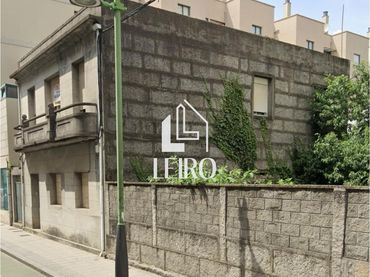 Terreno residencial en venta en Rúa Fariña Ferreño 11