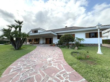 Villa con piscina in vendita a Els Terrers