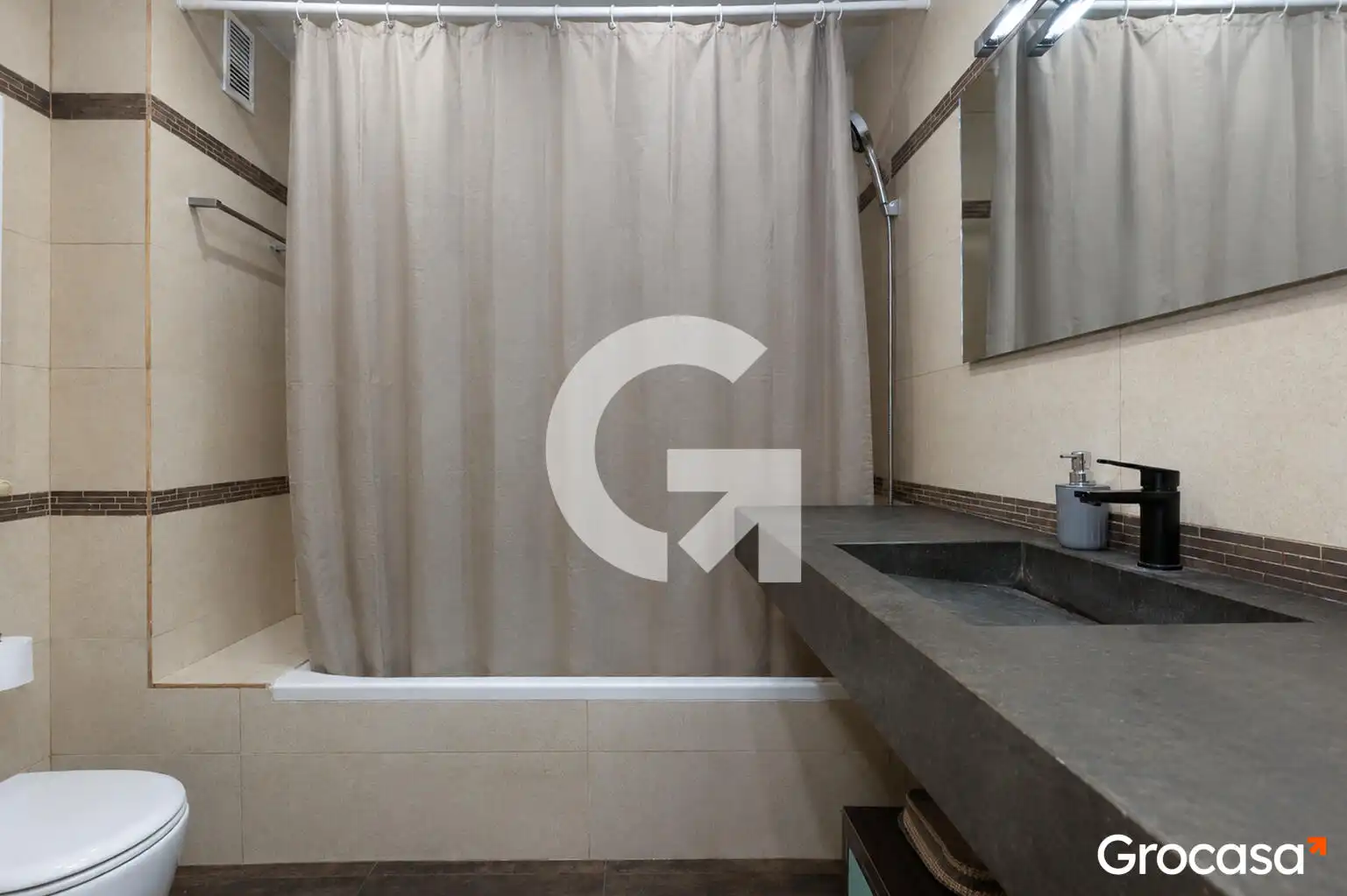 Bathroom of Flat for sale in Gavà  with Air Conditioner, Heating and Oven