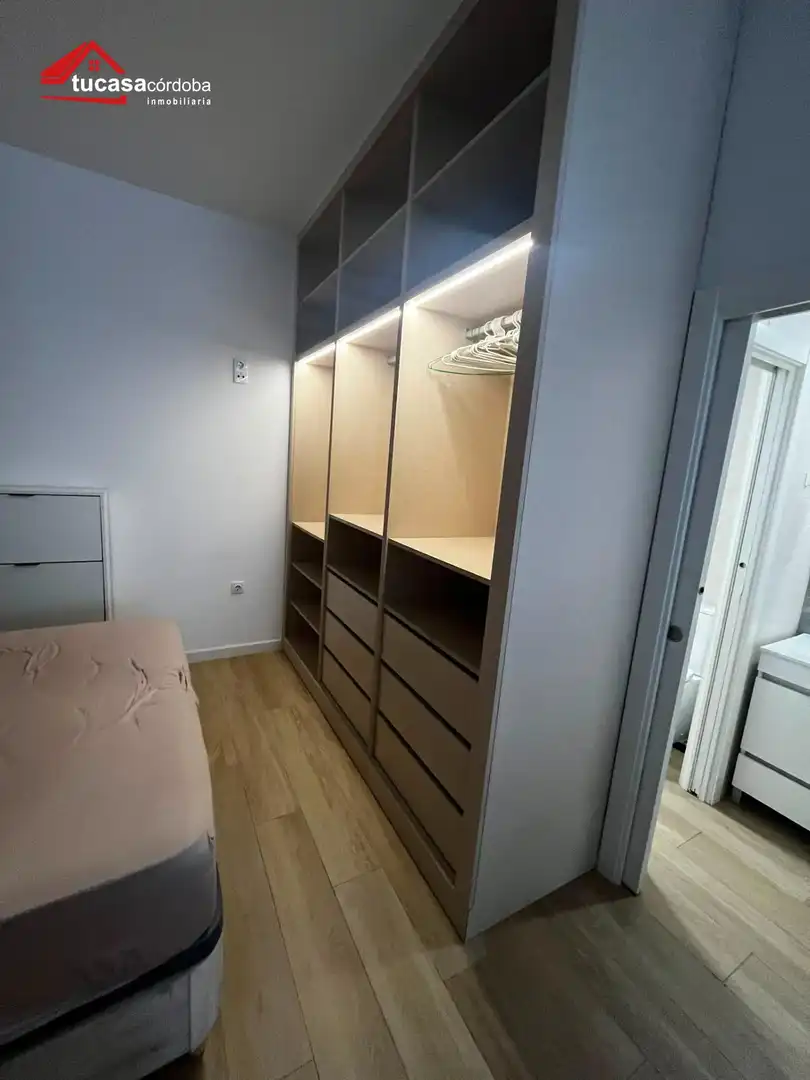 Dormitori de Apartament en venda en Córdoba amb Aire condicionat i Moblat