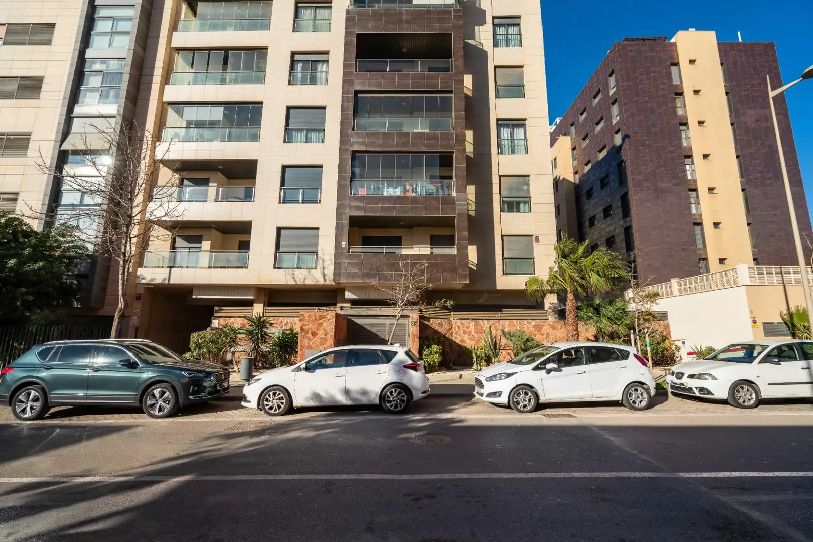 Vista exterior de Pis en venda en Almería amb Aire condicionat, Traster i Piscina comunitària