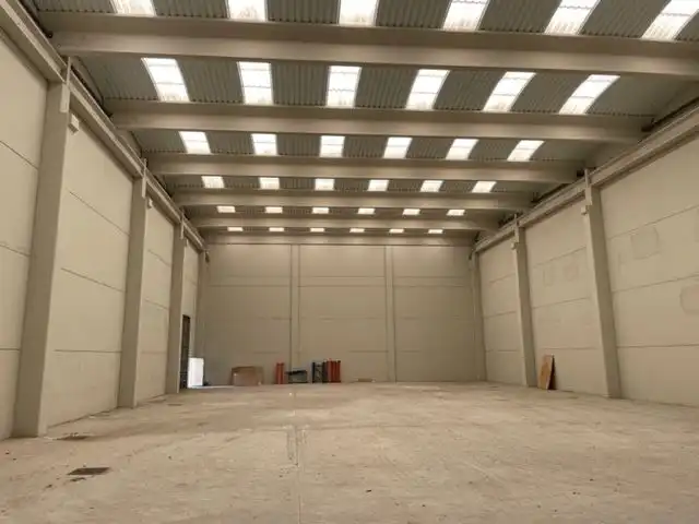 Fabrikhallen zur Miete in Urnieta
