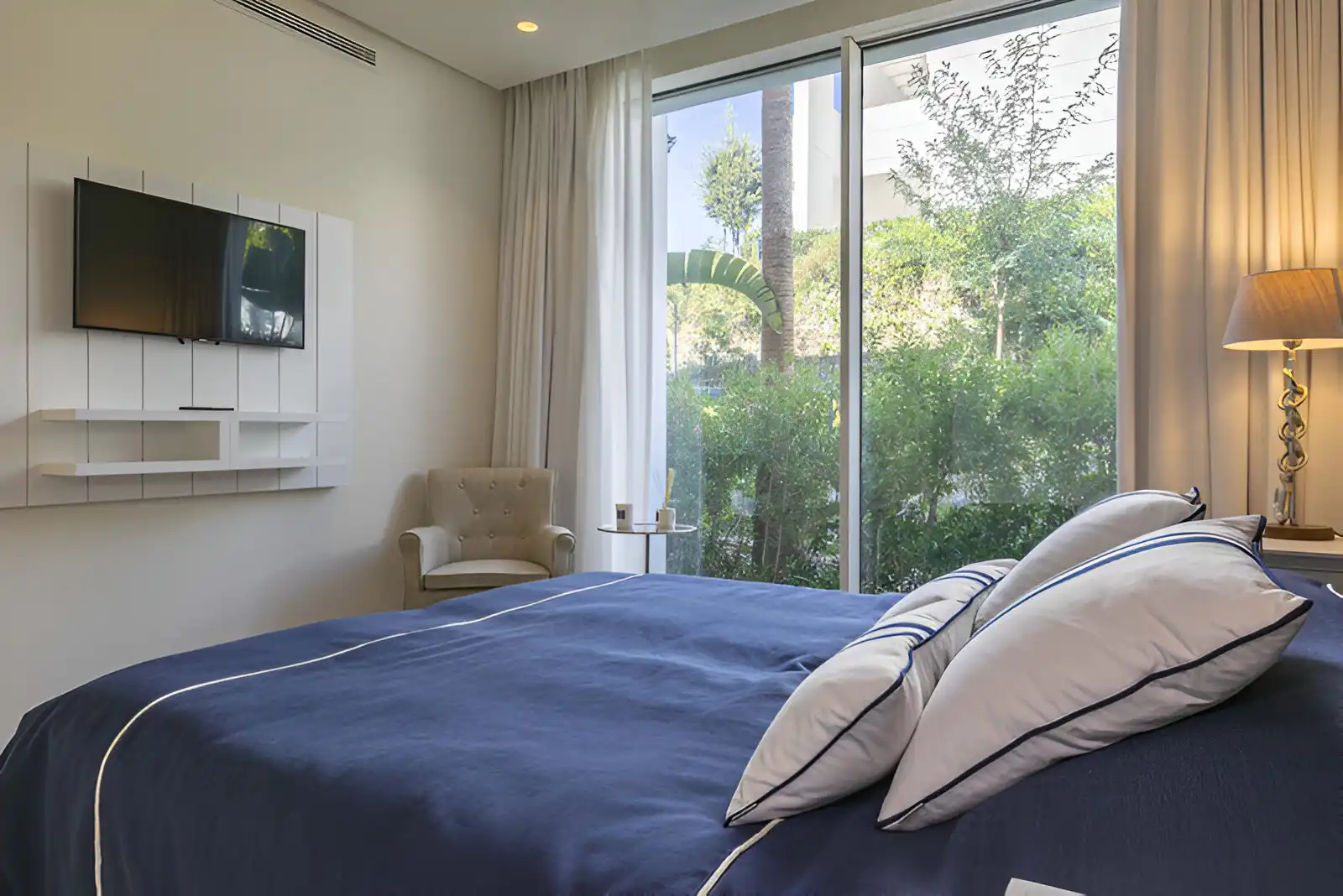 Bedroom of Ground floor for sale in Marbella  with Air Conditioner, Terrace and Storage room