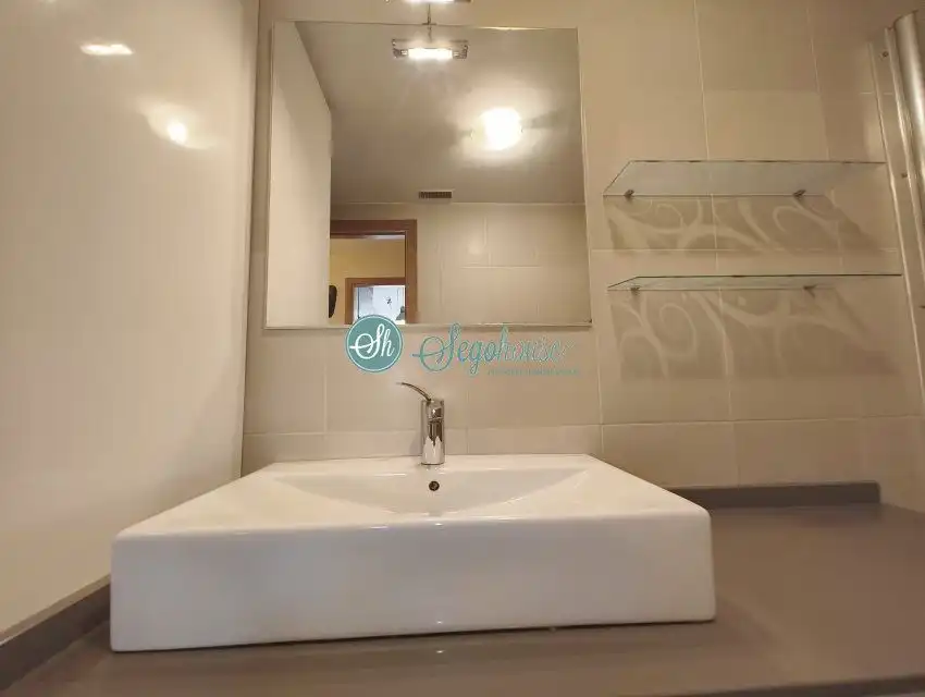 Baño de Piso en venta en Torrecaballeros con Calefacción y Internet