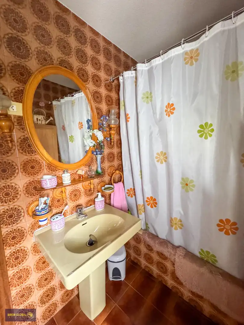 Bany de Casa o xalet en venda en Cabanillas de la Sierra amb Jardí privat, Traster i Piscina