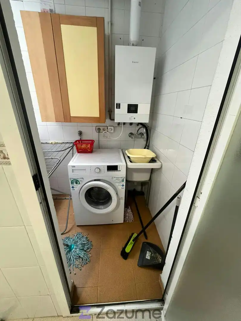 Cuina de Pis de lloguer en L'Hospitalet de Llobregat amb Aire condicionat, Calefacció i Terrassa