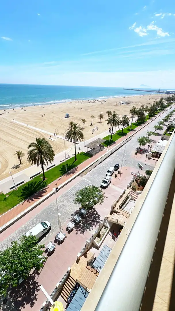 Vista exterior de Apartamento en venta en Gandia con Amueblado, Balcón y Piscina comunitaria
