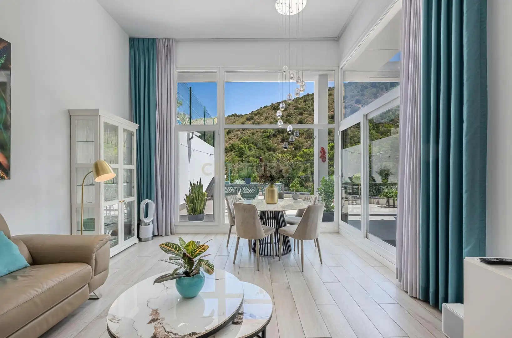 Comedor de Apartamento en venta en Benahavís con Aire acondicionado, Trastero y Lavadora