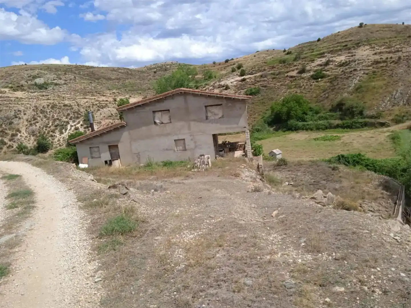 Finca rústica en venda en Dévanos amb Jardí privat