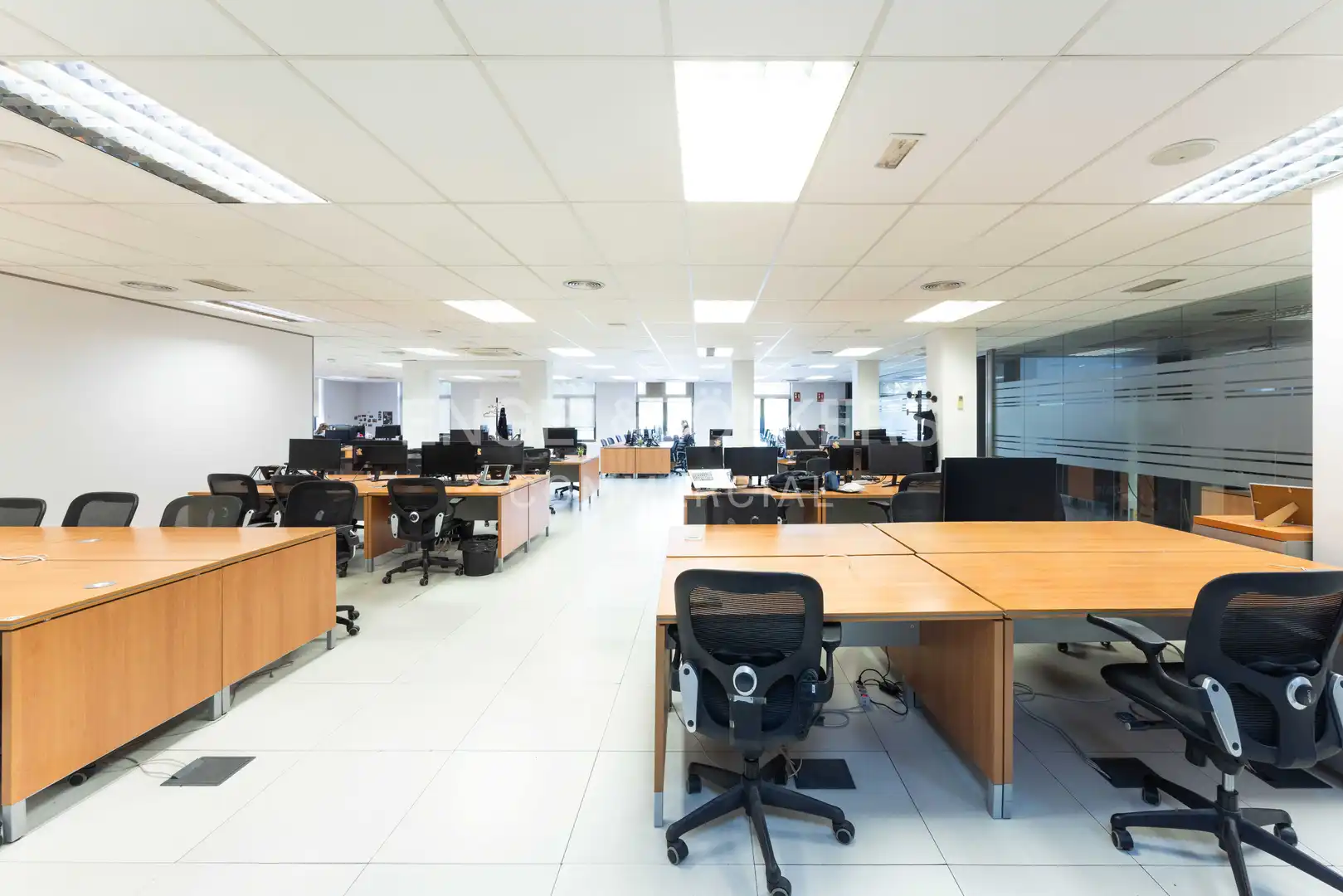 Office for rent in Barcelona  with Air Conditioner
